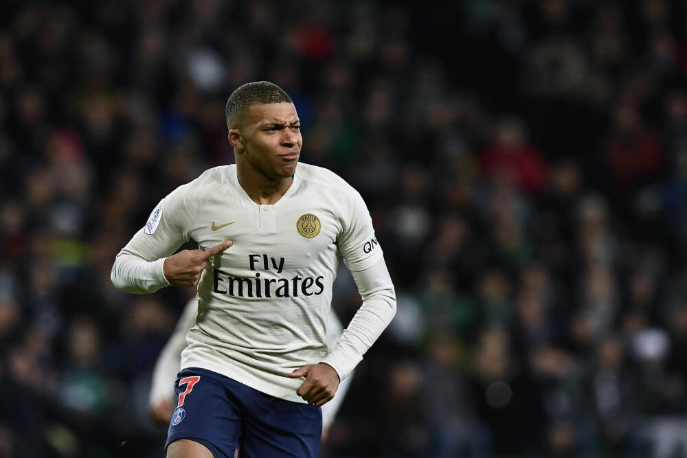 新机大乱斗! 1月“首轮冲锋”的6款手机, 都是“低价高配”